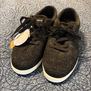 Easy Spirit Black and White Sneakers